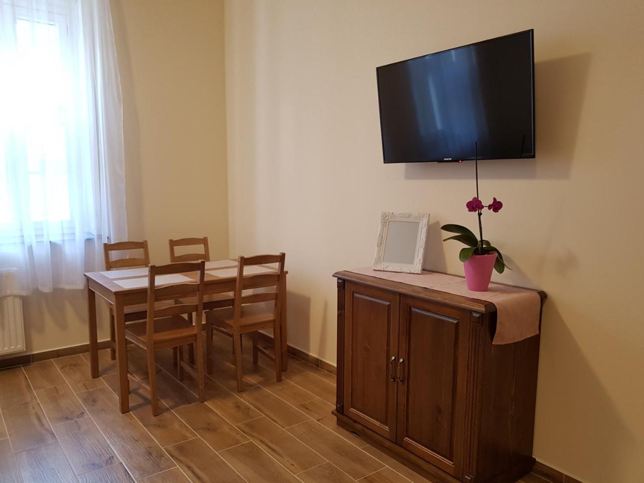 Toscana Apartman Gyula Zewnętrze zdjęcie