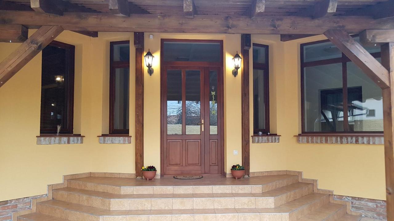 Toscana Apartman Gyula Zewnętrze zdjęcie