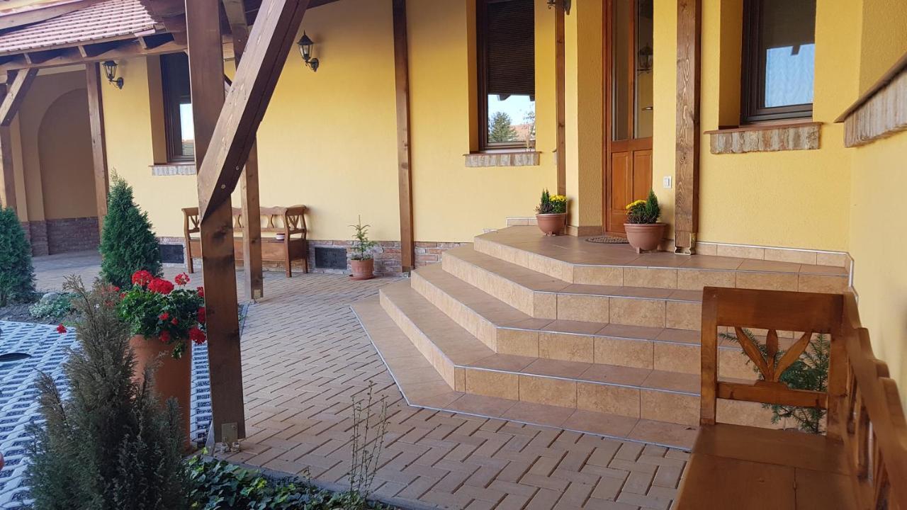 Toscana Apartman Gyula Zewnętrze zdjęcie