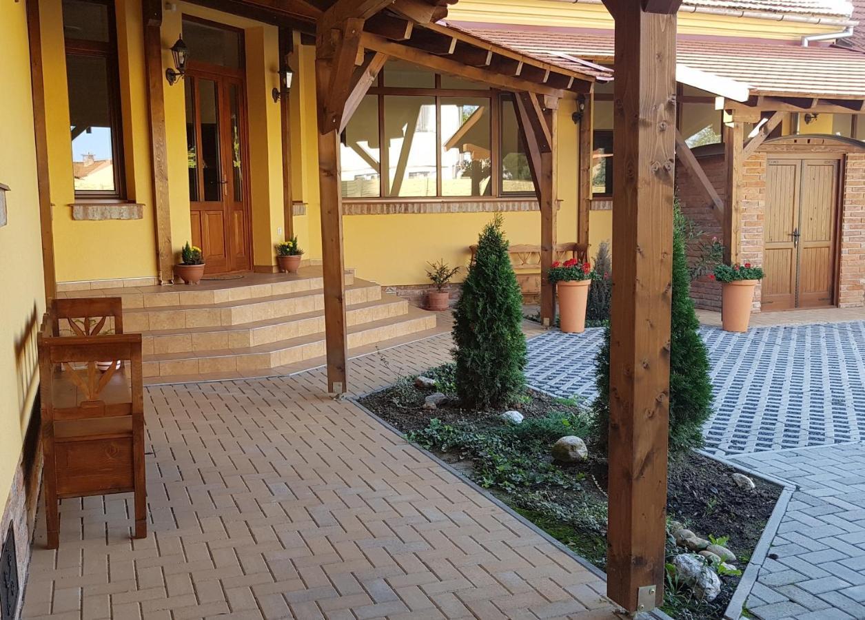 Toscana Apartman Gyula Zewnętrze zdjęcie